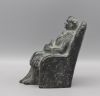 karin beek  moe in stoel  brons  hoogtex8x13 cm. e. 850 00      1010