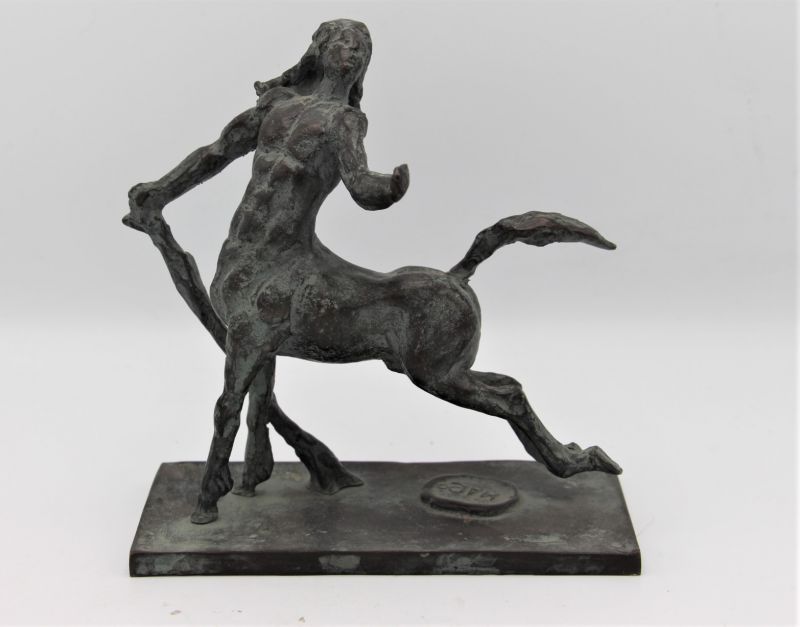 haro op het veld  centaur met staf  bronsx17x11x17 cm. euro 900 00 1246