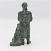 staande vrouw met hond  brons x8x6 cm. 565 00  4 1859