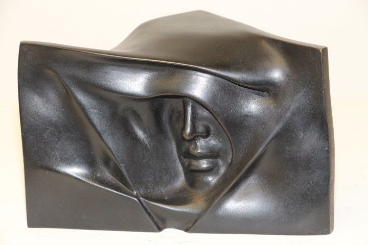 eppe de haan  forza dei sogni ii  achterzijde  brons  hoog x 14 x 8 cm.     1495 00   1974