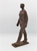 wandelen vrouw  brons  x13x5 cm. 900 00  3 3016
