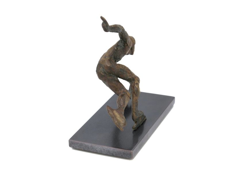 LOEK BOS  Shjorttracker  kleine versie  brons x6x12  cm.  e. 5500 00  7 3905
