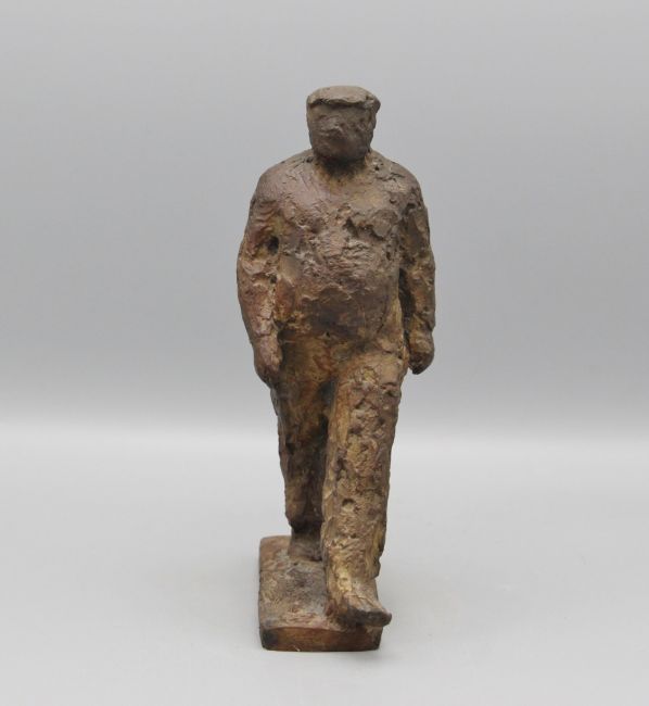 gerry van der velden  lopende man  brons x5x13 cm. 650 00   415